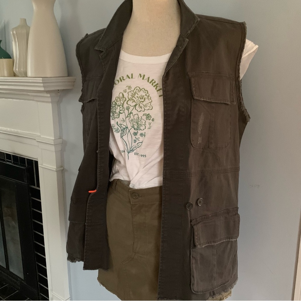 Boho style utility vest in dark gray with contrast white blue stripes on back - Picture 5 of 15